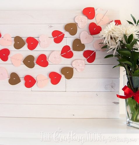 Valentine’s Day Easy Paper Heart Garland