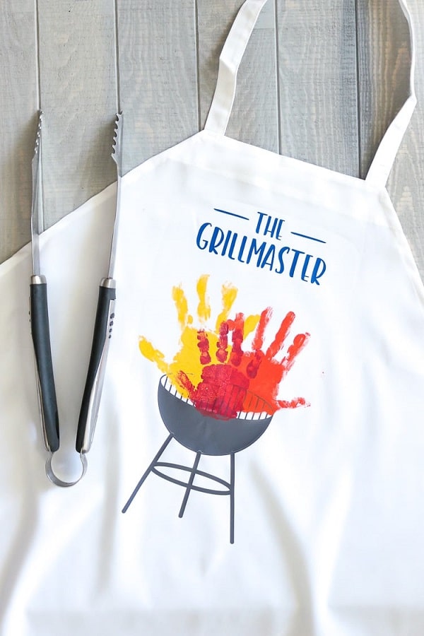 Father's Day Handprint Grillmaster Apron - DIY Father's Day Gifts